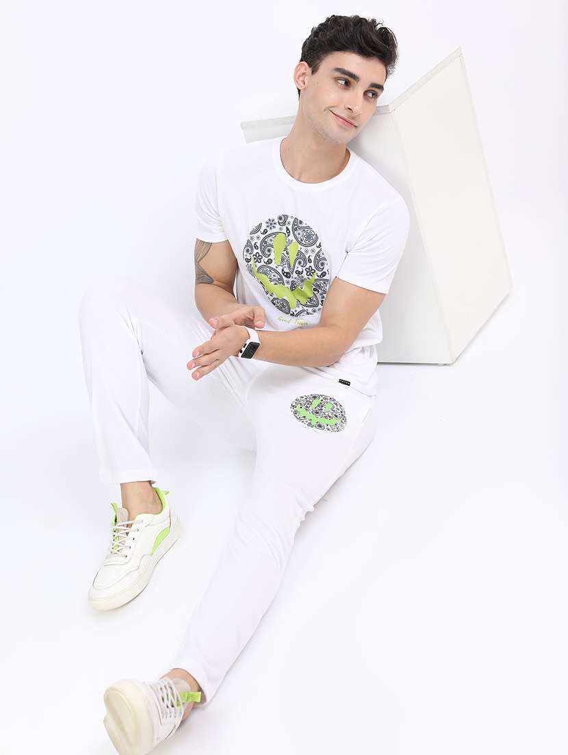 men short sleeve chest print t-shirt - 21375352 -  Standard Image - 3