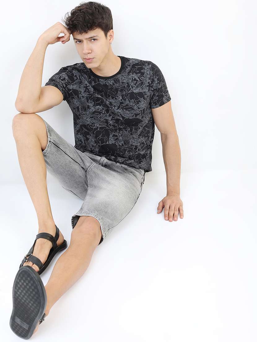men all over printed t-shirt - 21375369 -  Standard Image - 3