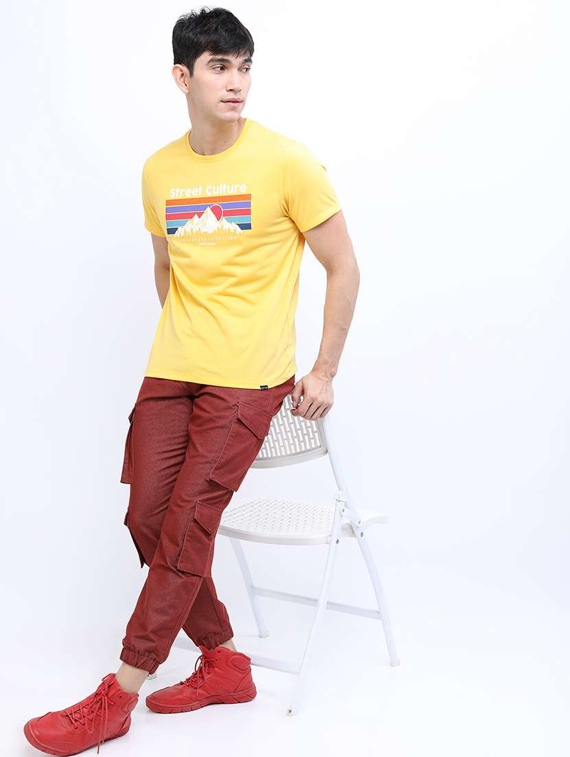 men chest print t-shirt - 21375375 -  Standard Image - 3