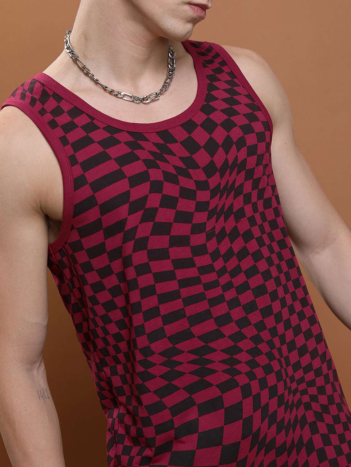 men round neck printed vest - 21375700 - Standard Image - 3
