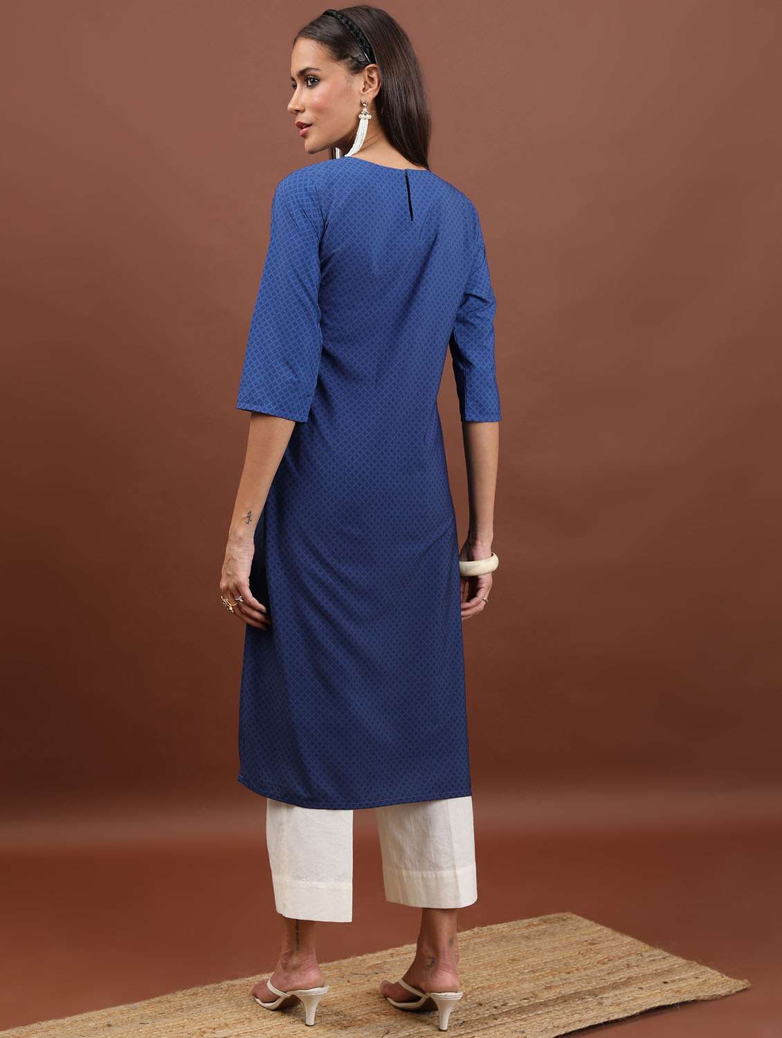 women three quarter sleeve straight kurta - 21376075 -  Standard Image - 3