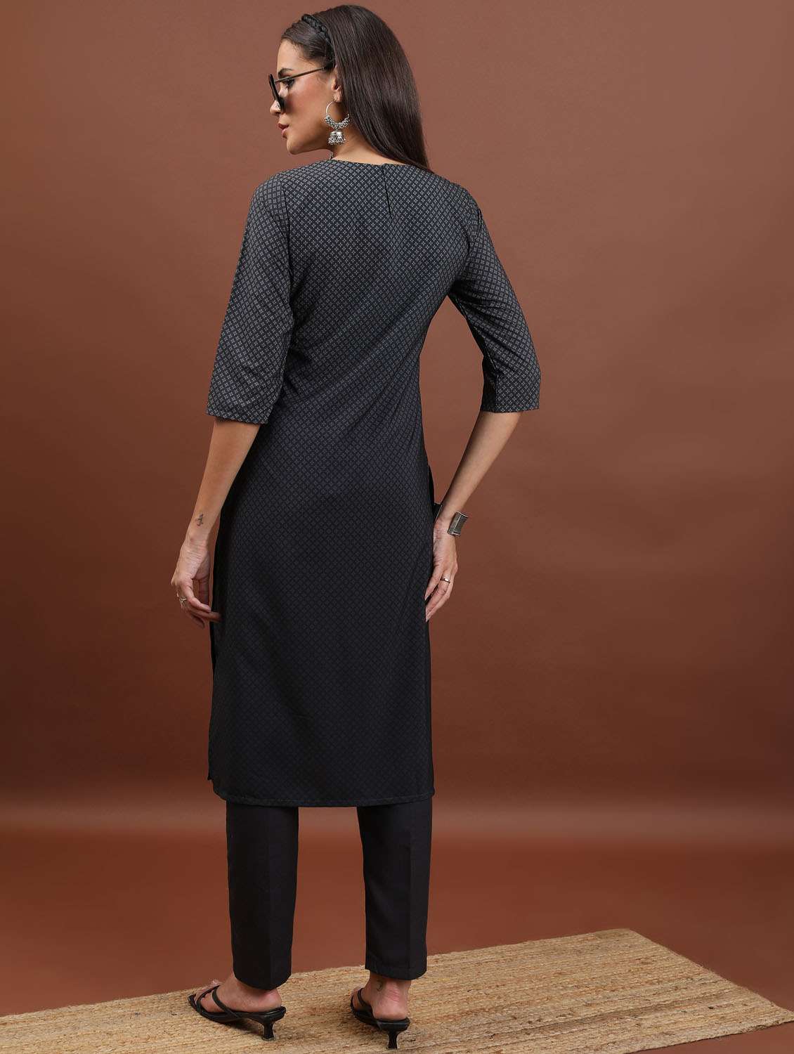 women three quarter sleeve straight kurta - 21376077 -  Standard Image - 3