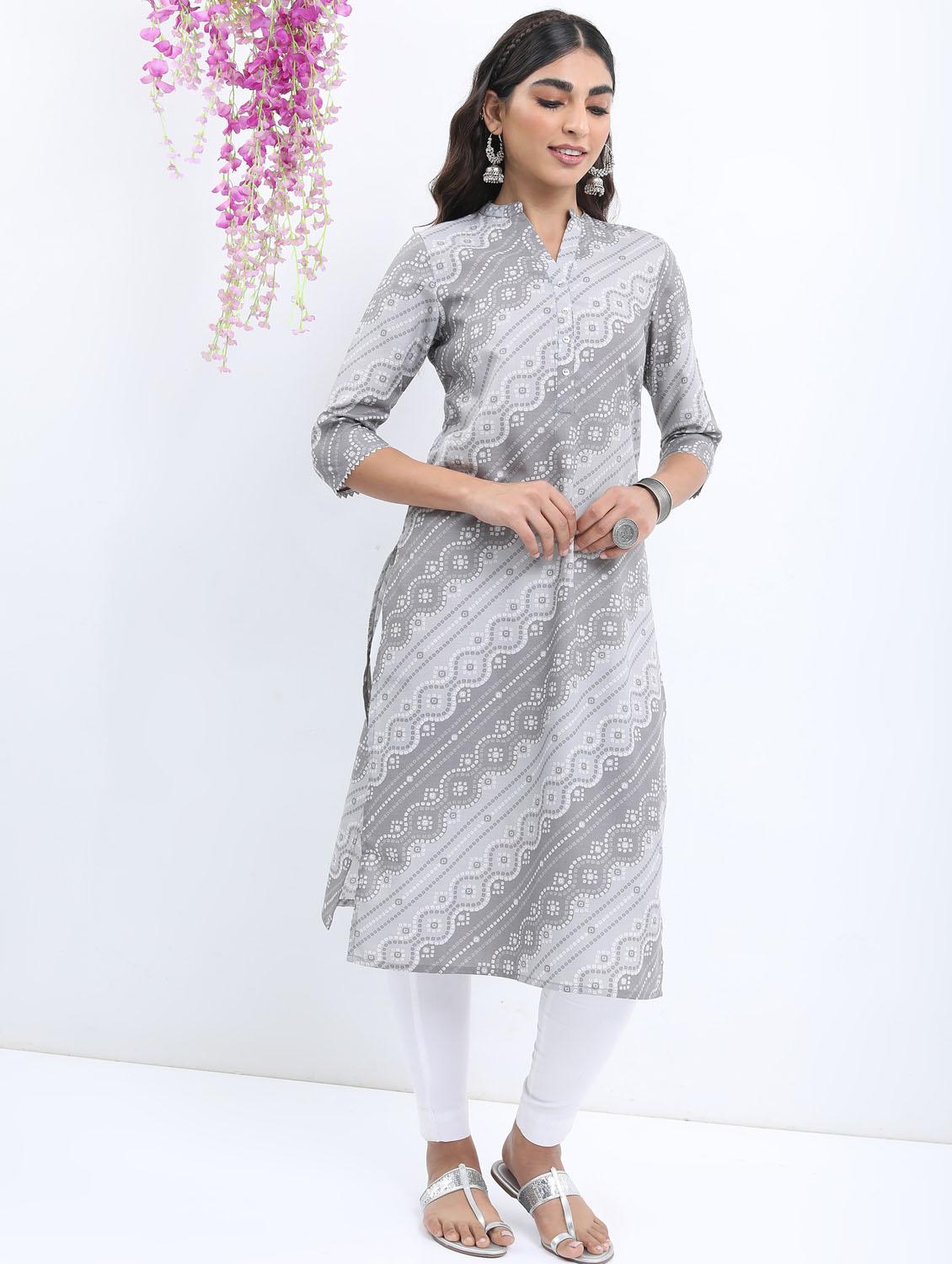 women three quarter sleeve straight kurta - 21376107 -  Zoom Image - 0