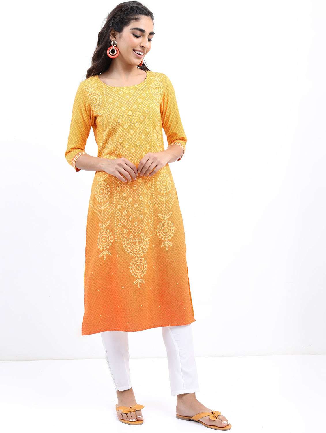 women three quarter sleeve straight kurta - 21376114 -  Zoom Image - 0
