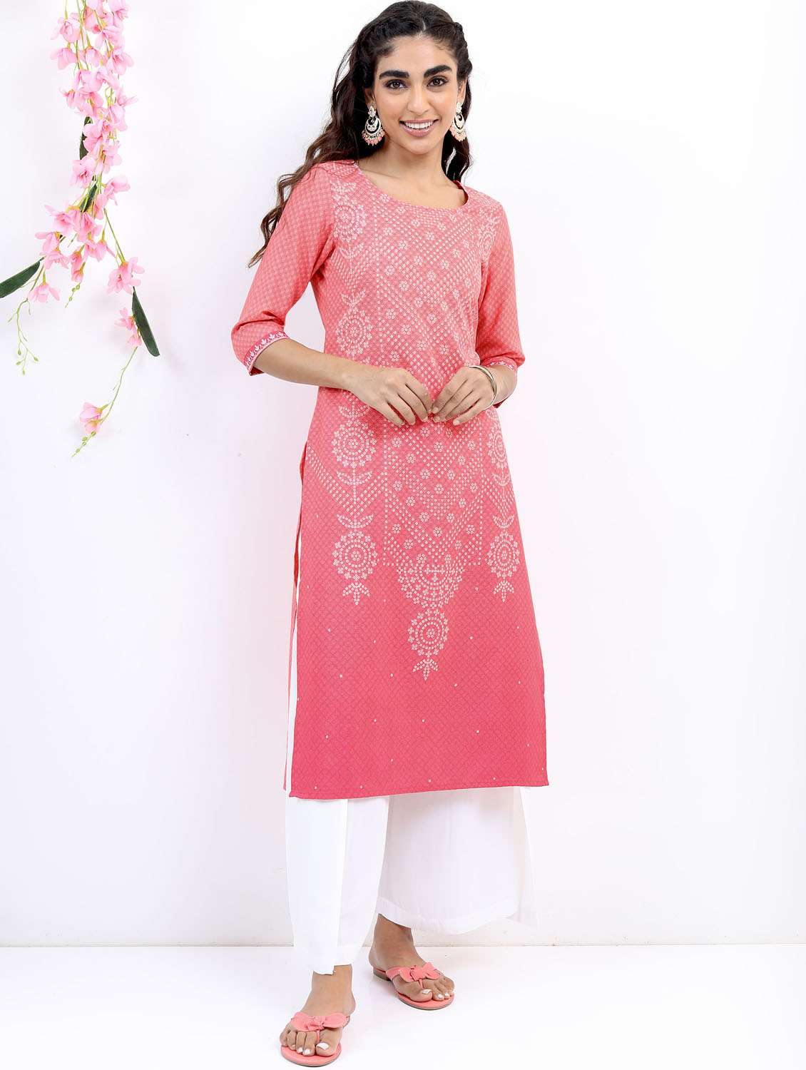 women three quarter sleeve straight kurta - 21376117 -  Zoom Image - 0
