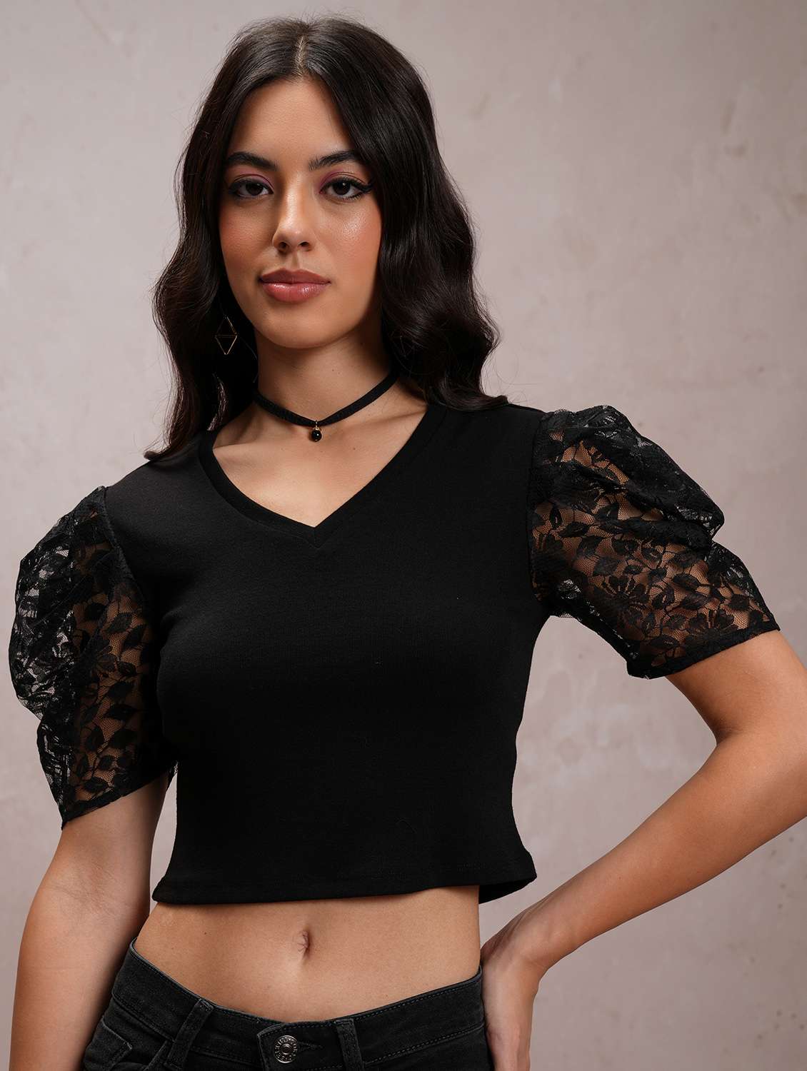 black solid crop top - 21376239 - Zoom Image - 0