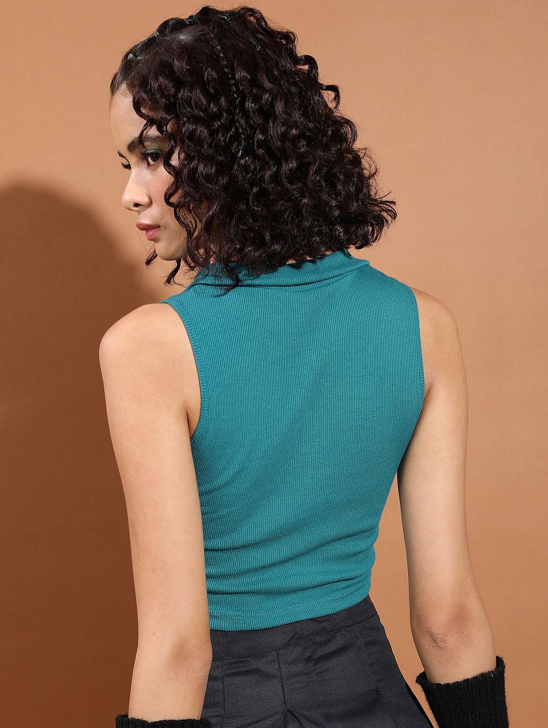 women green cotton blend crop top - 21376318 -  Standard Image - 3