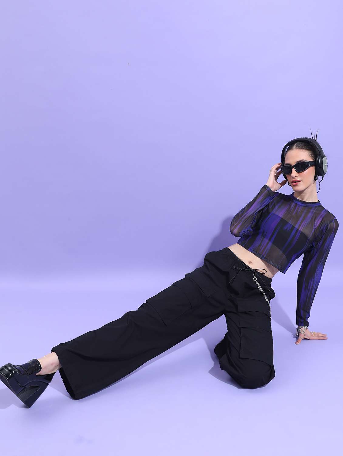 women black cotton blend crop top - 21376358 -  Standard Image - 3