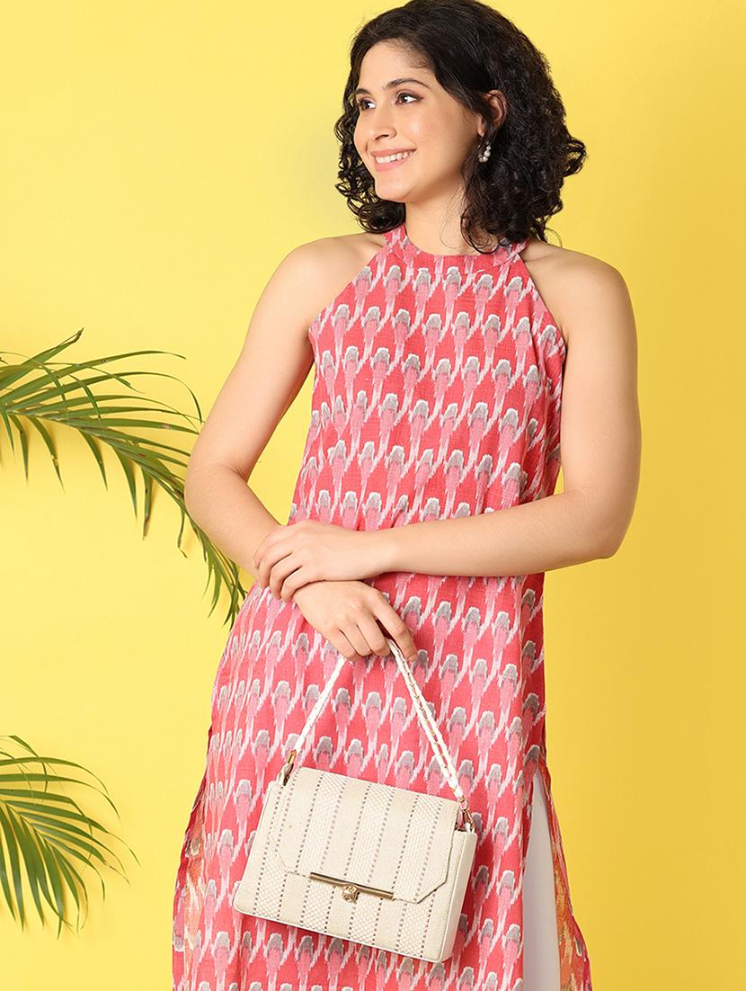 women red sleeveless straight kurta - 21378360 - Standard Image - 3