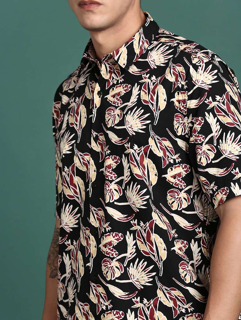 men short sleeved printed casual shirt - 21378757 - Standard Image - 5
