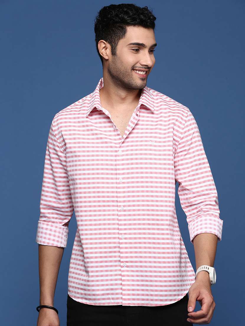 men long sleeved checkered casual shirt