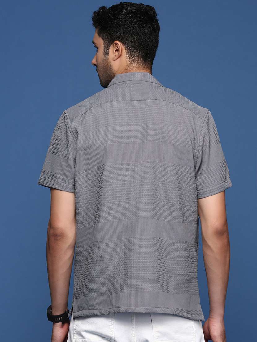 men short sleeved solid casual shirt - 21378832 - Standard Image - 3