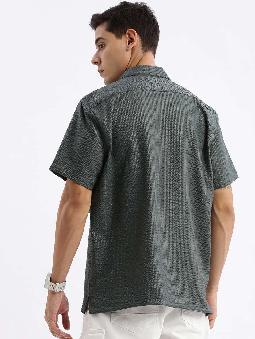 men short sleeved solid casual shirt - 21378895 - Standard Image - 3