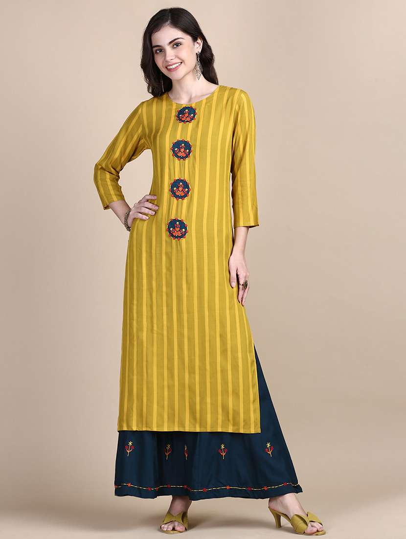 women stripes printed round neck kurta palazzo set 