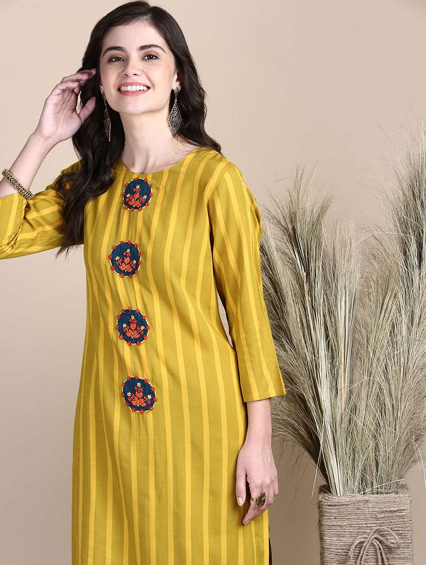 women stripes printed round neck kurta palazzo set  - 21387663 -  Standard Image - 3