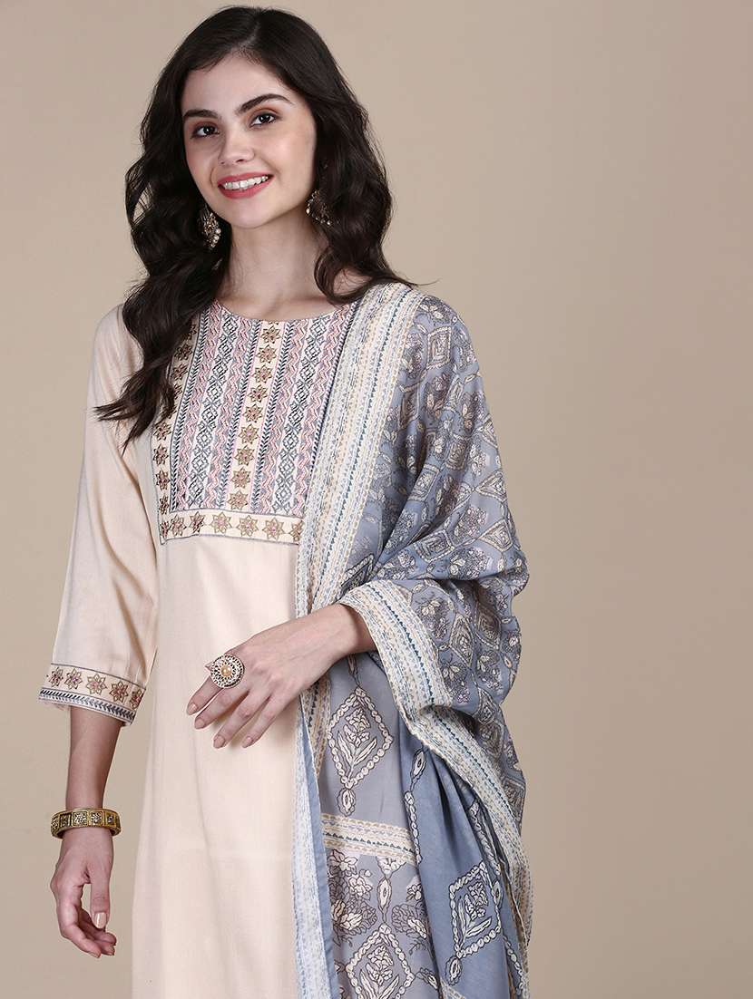 women embroidered kurta salwar set with dupatta - 21387673 -  Standard Image - 3