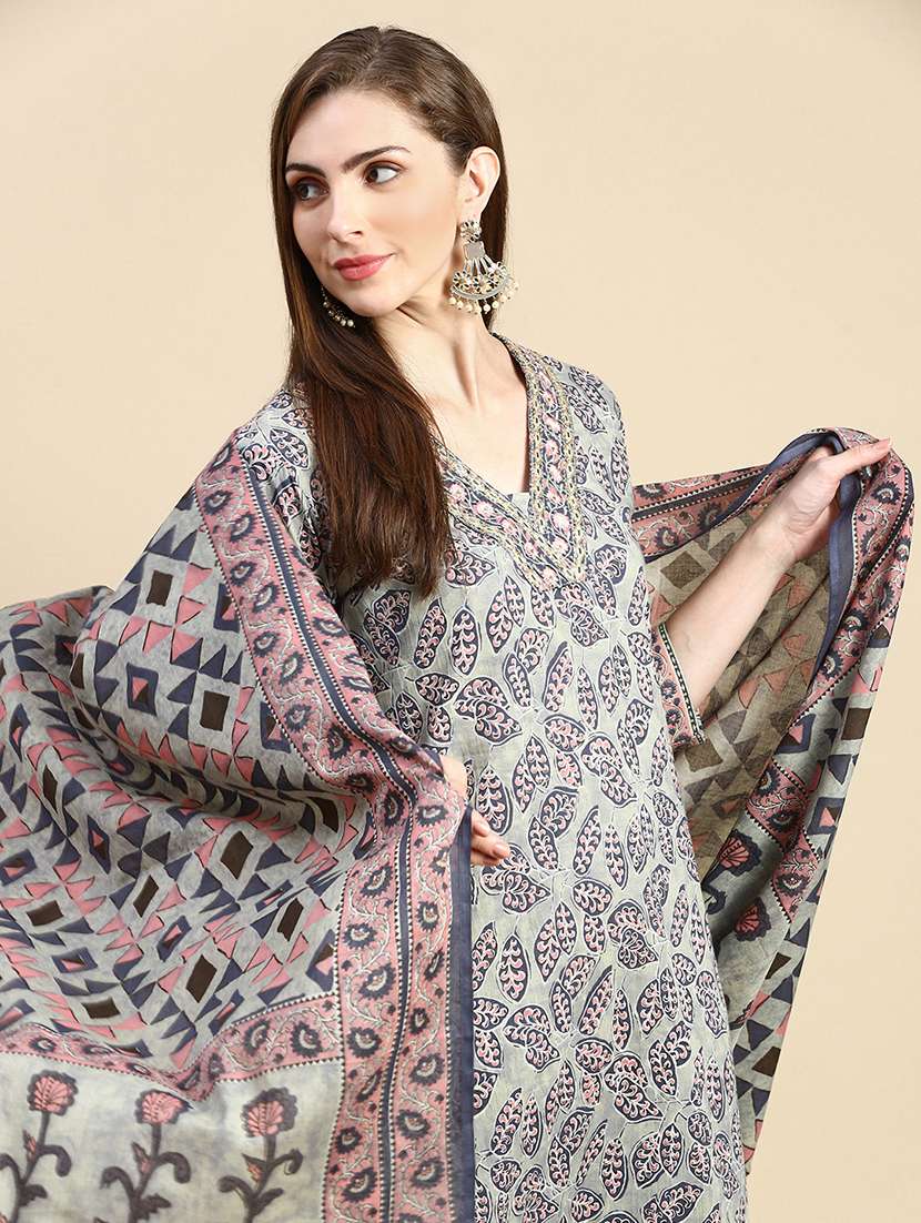 women block print kurta pant set with dupatta - 21387713 -  Standard Image - 3