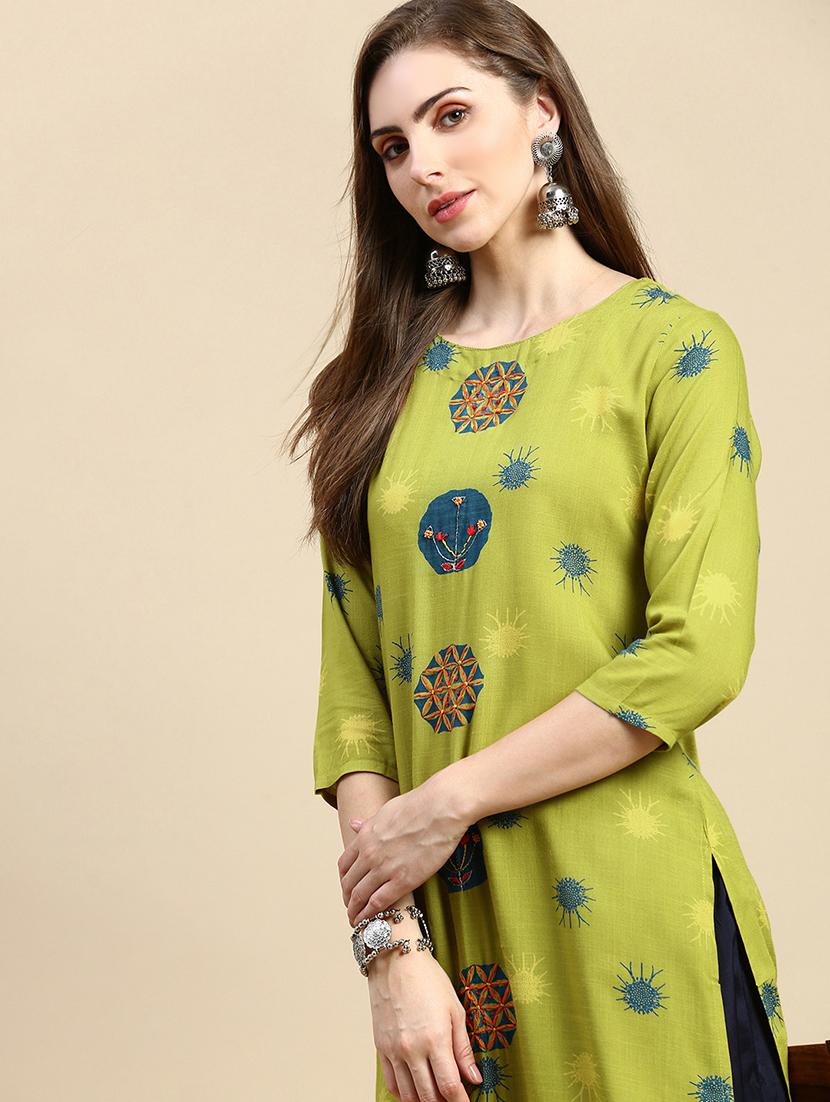 women green round neck straight kurta - 21387742 - Standard Image - 3