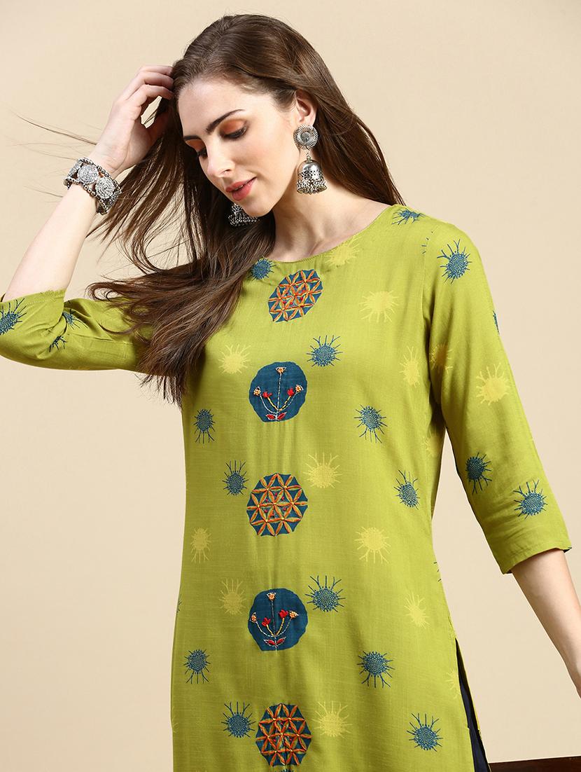 women green round neck straight kurta - 21387742 - Standard Image - 5
