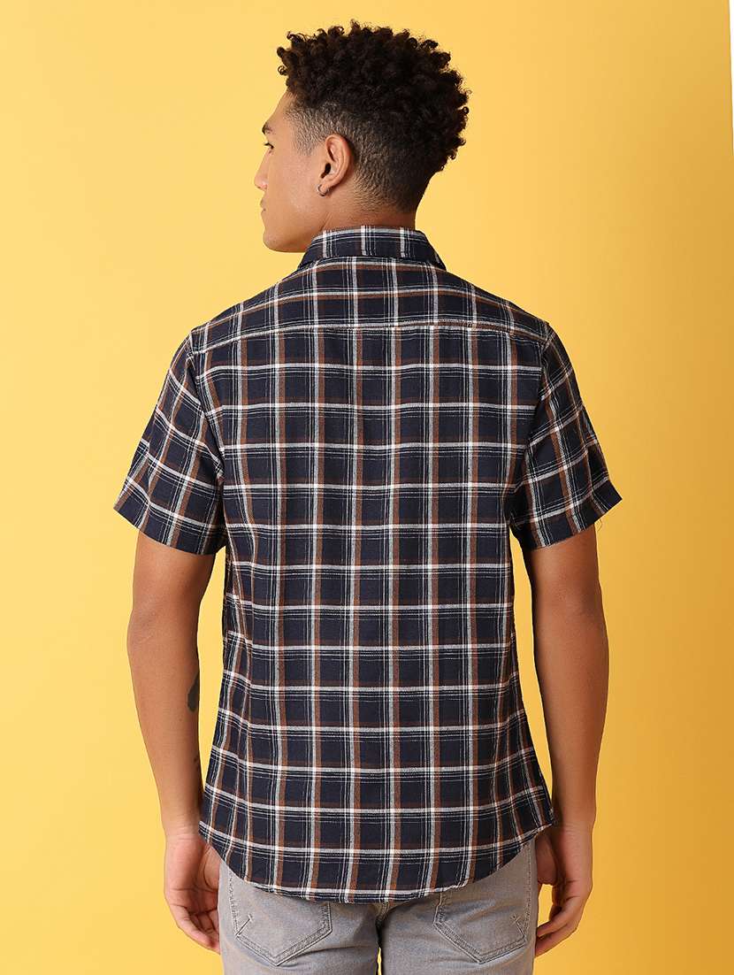 men checks short sleeves casual shirt - 21388067 -  Standard Image - 3