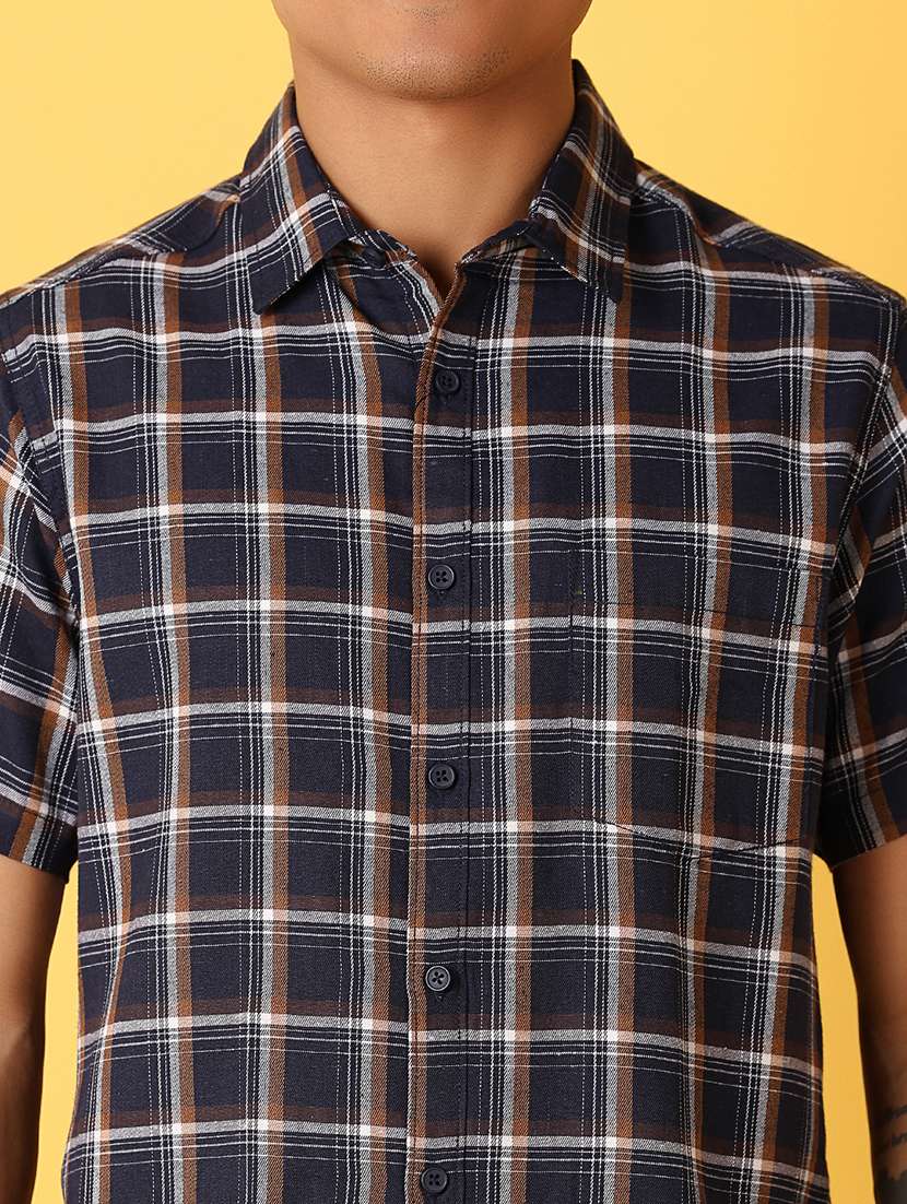 men checks short sleeves casual shirt - 21388067 -  Standard Image - 5