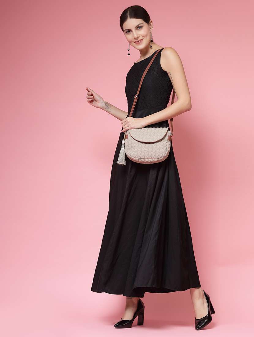women textured sling bag - 21391423 -  Standard Image - 5
