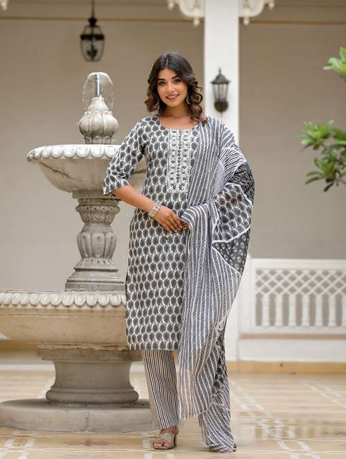 women three quarter sleeve kurta pant with dupatta set - 21391924 - Standard Image - 0
