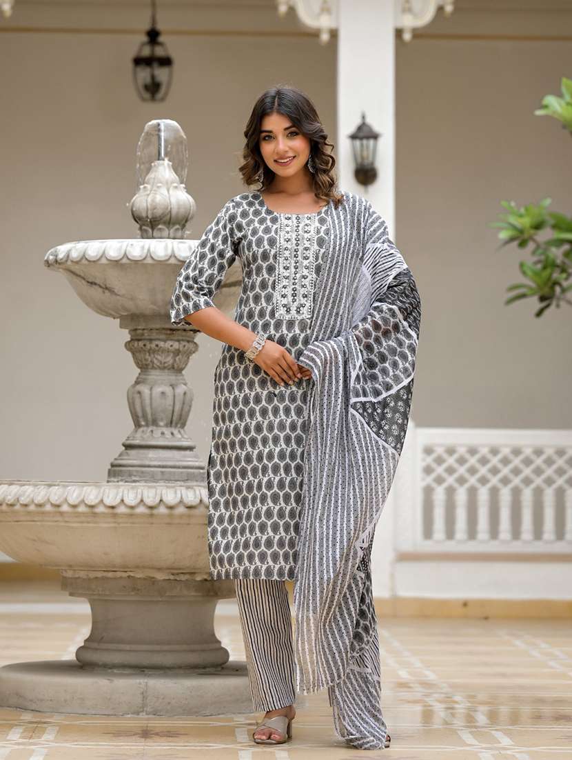 women three quarter sleeve kurta pant with dupatta set - 21391924 - Zoom Image - 0