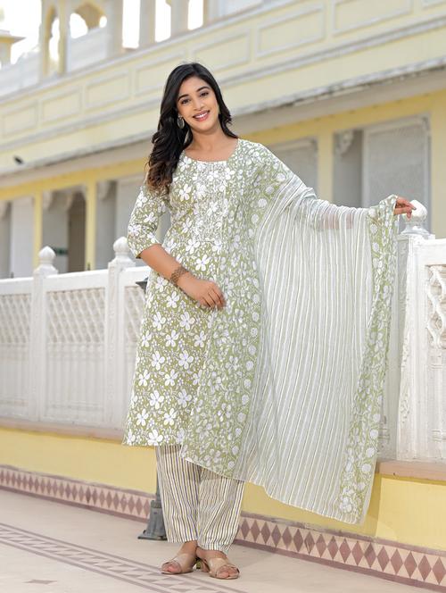 women three quarter sleeve kurta pant with dupatta set - 21391927 -  Standard Image - 0
