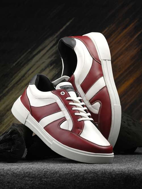 men lace up sneakers - 21393665 -  Standard Image - 0
