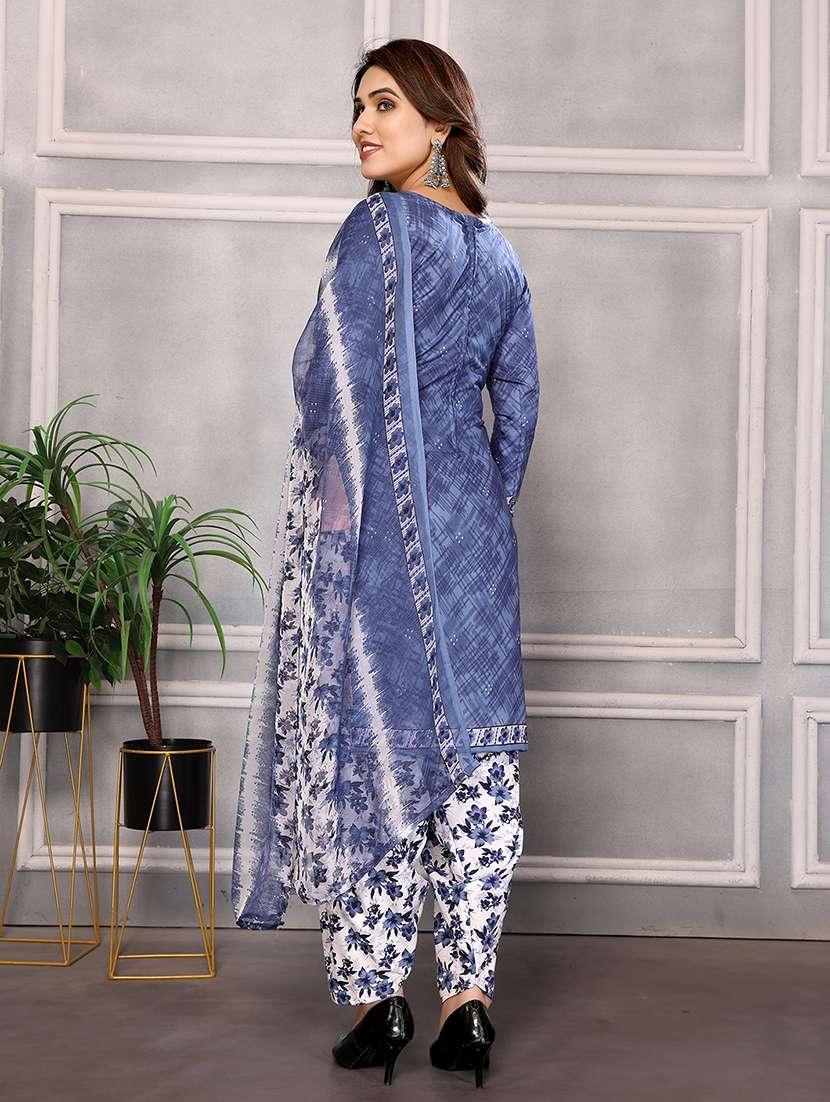women white unstitched suit - 21448067 - Standard Image - 3