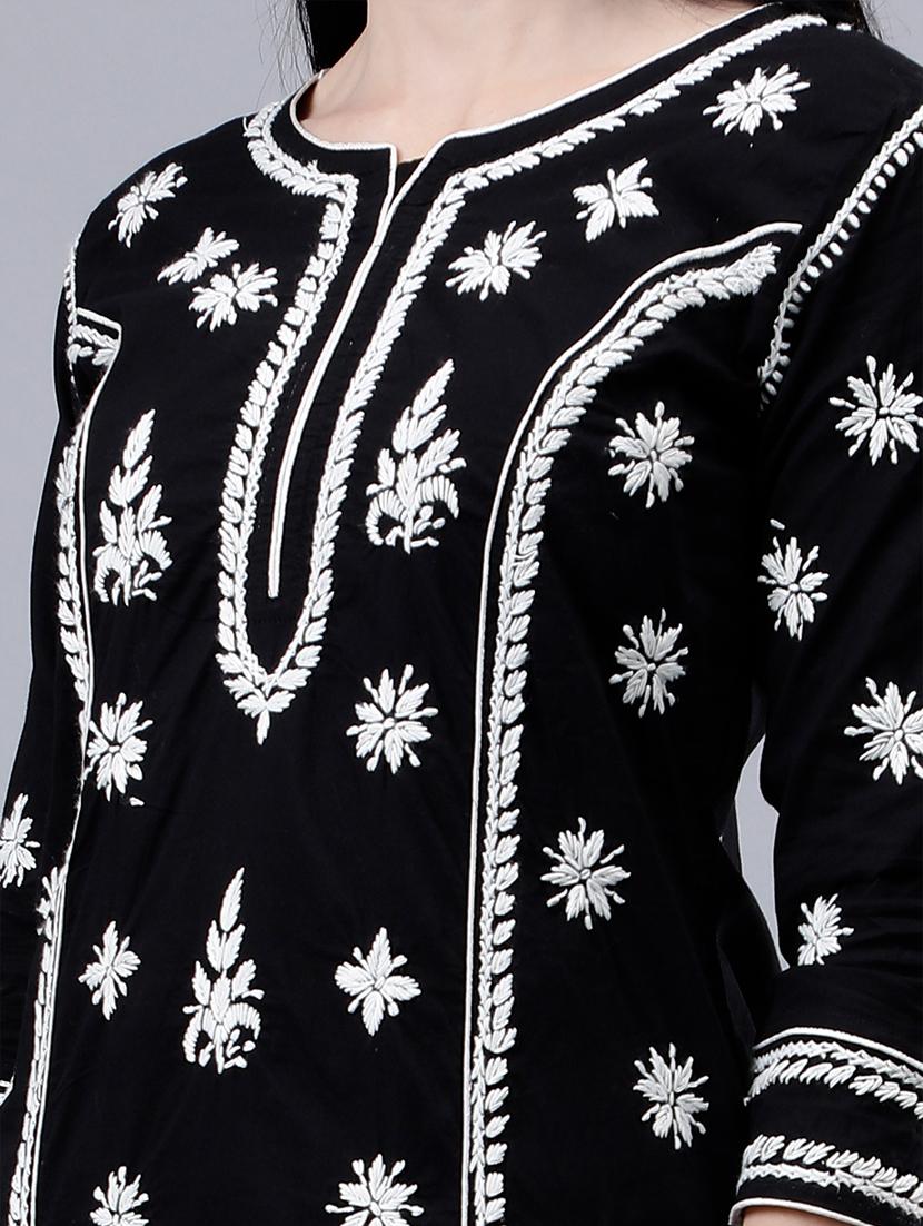 women three quarter sleeve chikankari work kurta - 21450787 - Standard Image - 5