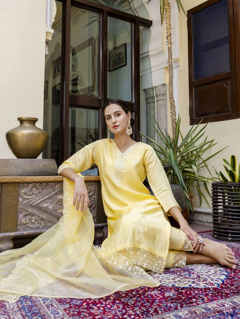 women three quarter sleeve kurta pant with dupatta set - 21450866 -  Standard Image - 3