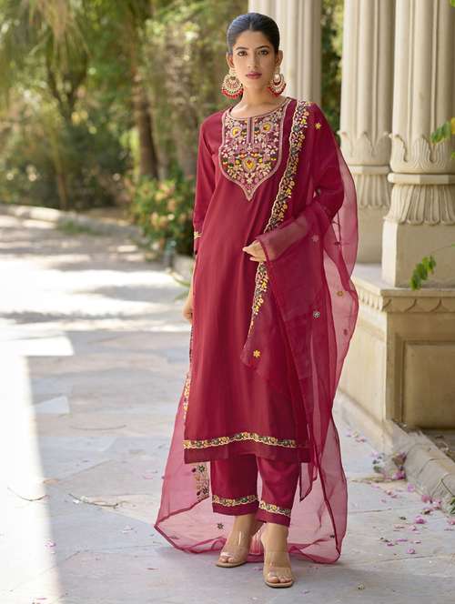women maroon kurta dupatta set - 21450901 -  Standard Image - 0