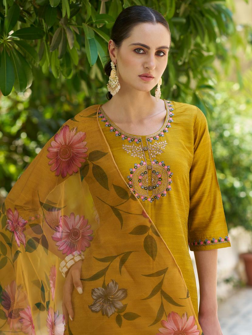 women mustard kurta dupatta set - 21450947 - Standard Image - 3
