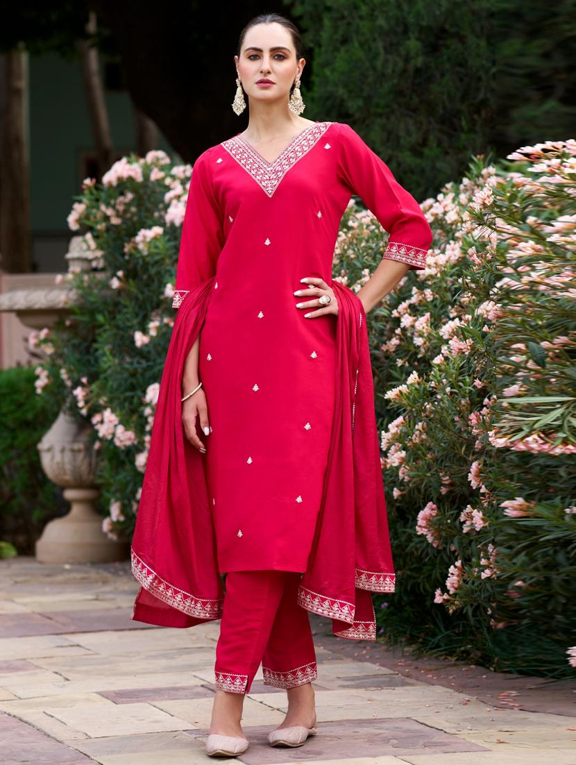 women three quarter sleeve kurta pant with dupatta set - 21450956 - Zoom Image - 0
