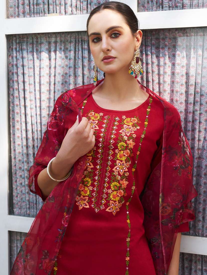 women red kurta dupatta set - 21450963 -  Standard Image - 3
