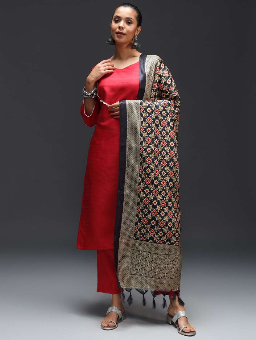 women red kurta dupatta set - 21451007 - Zoom Image - 0