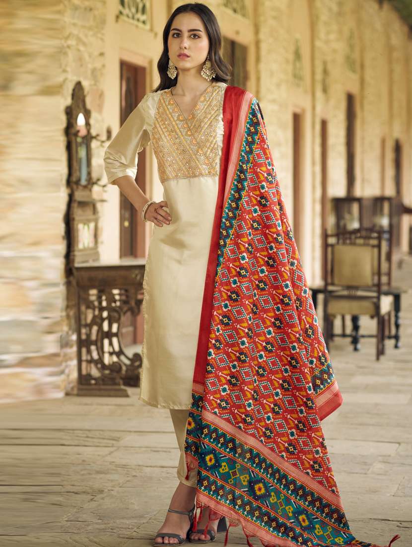 women beige kurta dupatta set