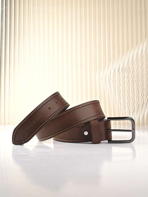 men pin buckle leather bet - 21451113 -  Standard Image - 0