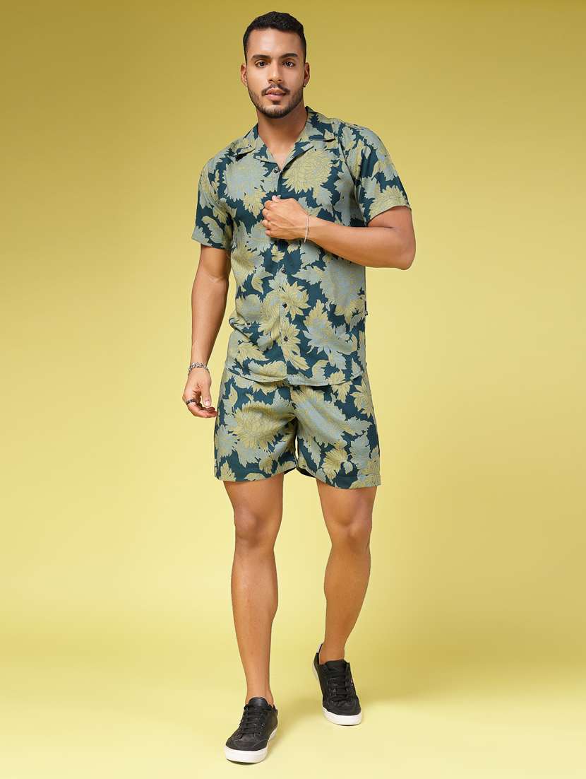men cuban collar printed co-ord set - 21451389 - Zoom Image - 0
