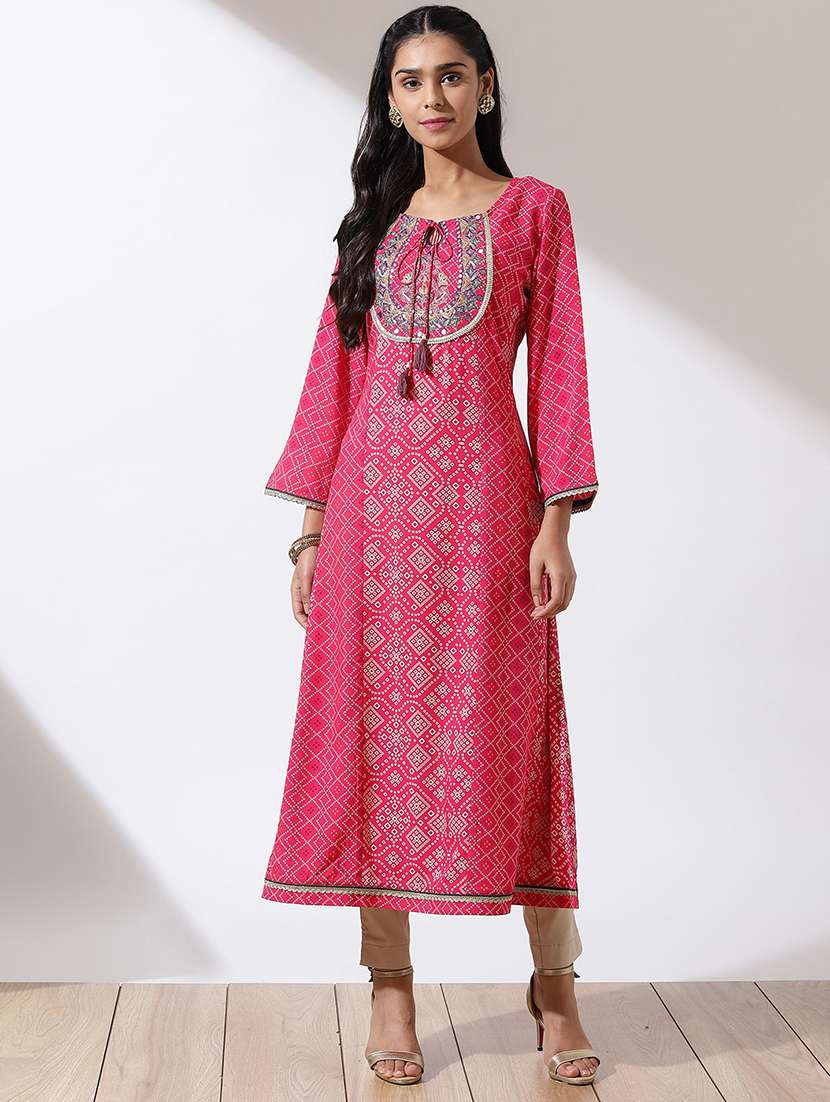 women three quarter sleeve straight kurta - 21452106 -  Zoom Image - 0