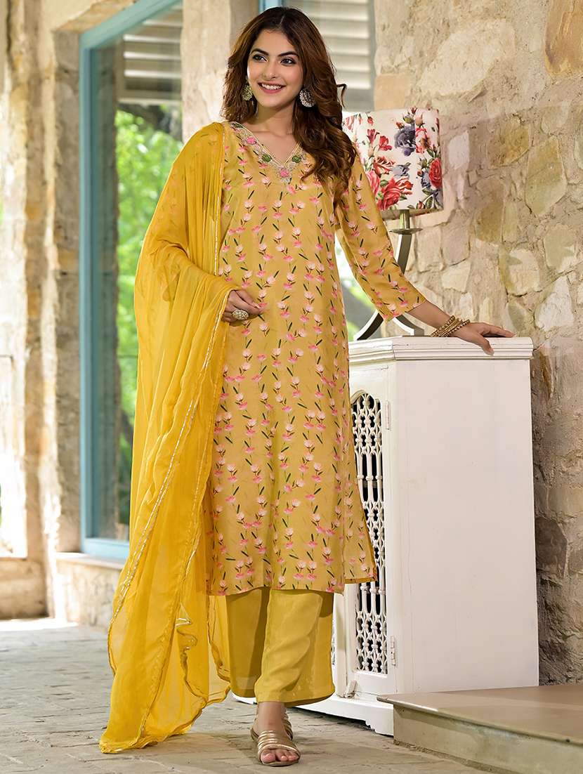 women three quarter sleeve kurta pant with dupatta set - 21454593 -  Standard Image - 3