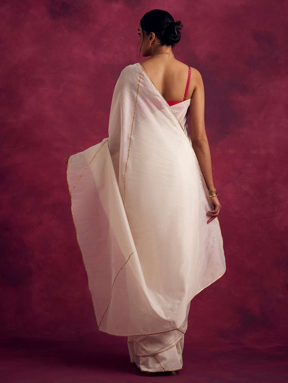 women solid plain saree - 21459953 -  Standard Image - 3