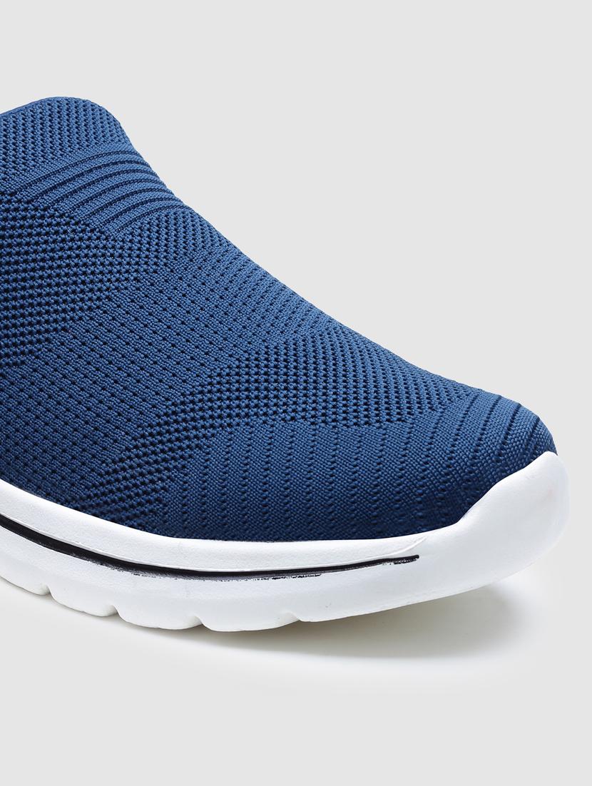 men slip on sports shoes - 21460429 - Standard Image - 5