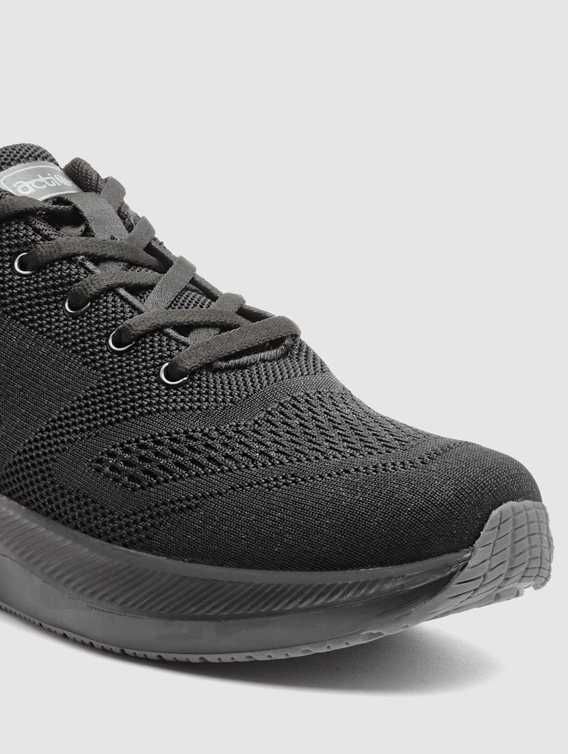 men lace up sports shoes - 21460433 - Standard Image - 5