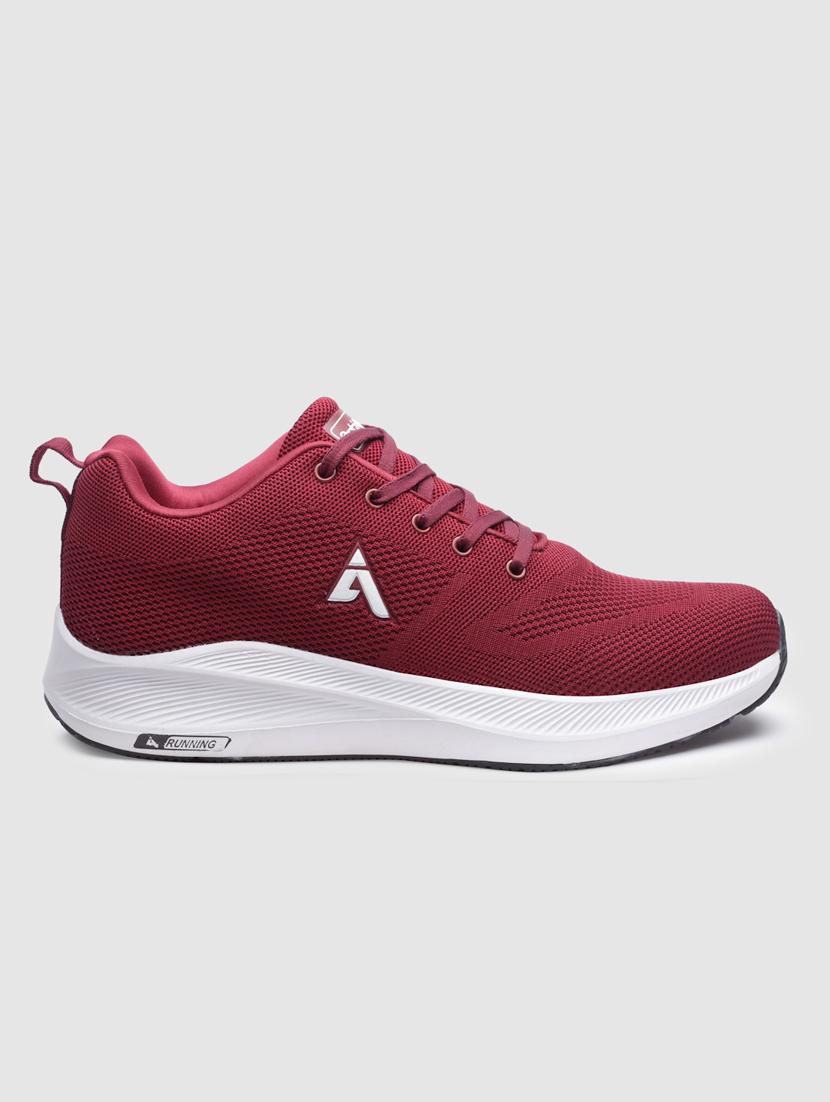 men lace up sports shoes - 21460437 - Standard Image - 3