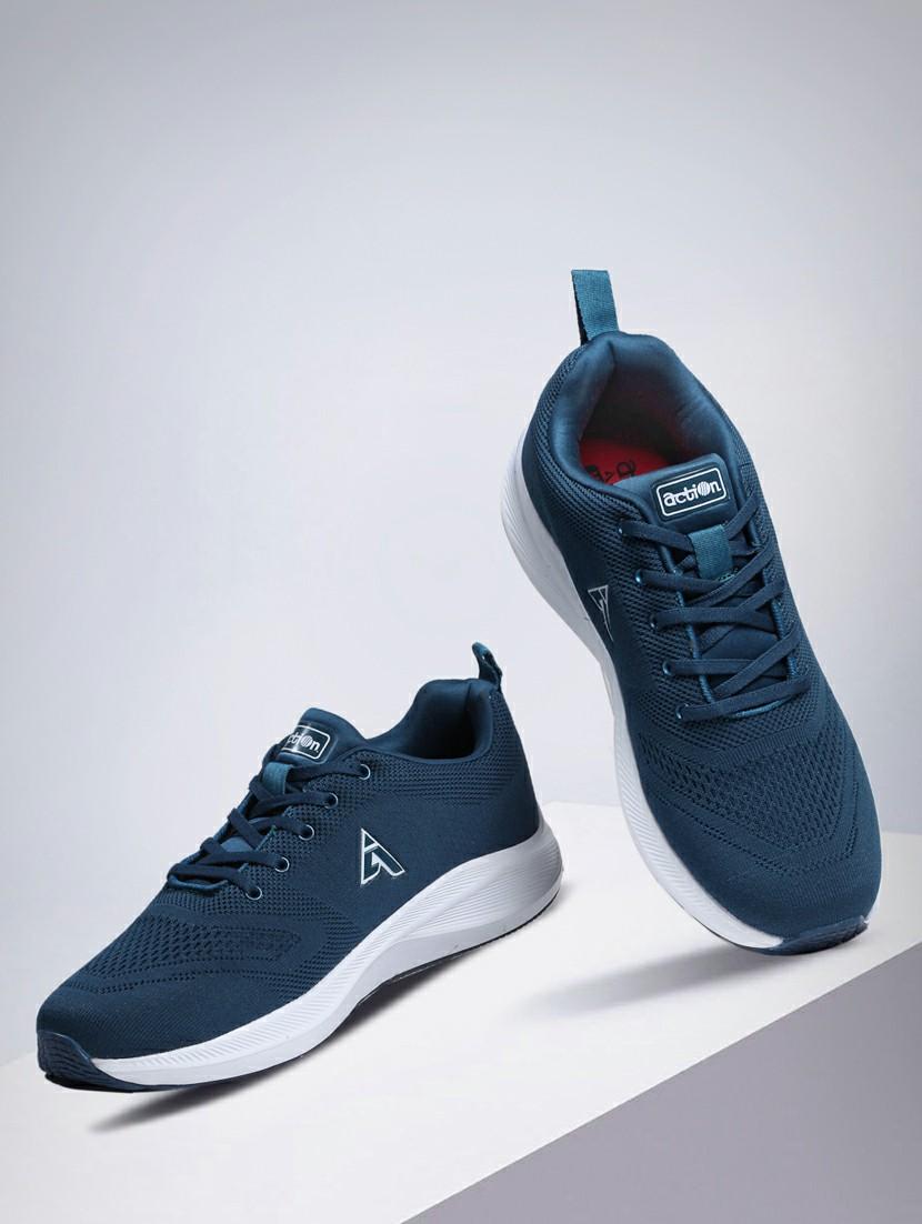 men lace up sports shoes - 21460440 - Zoom Image - 0