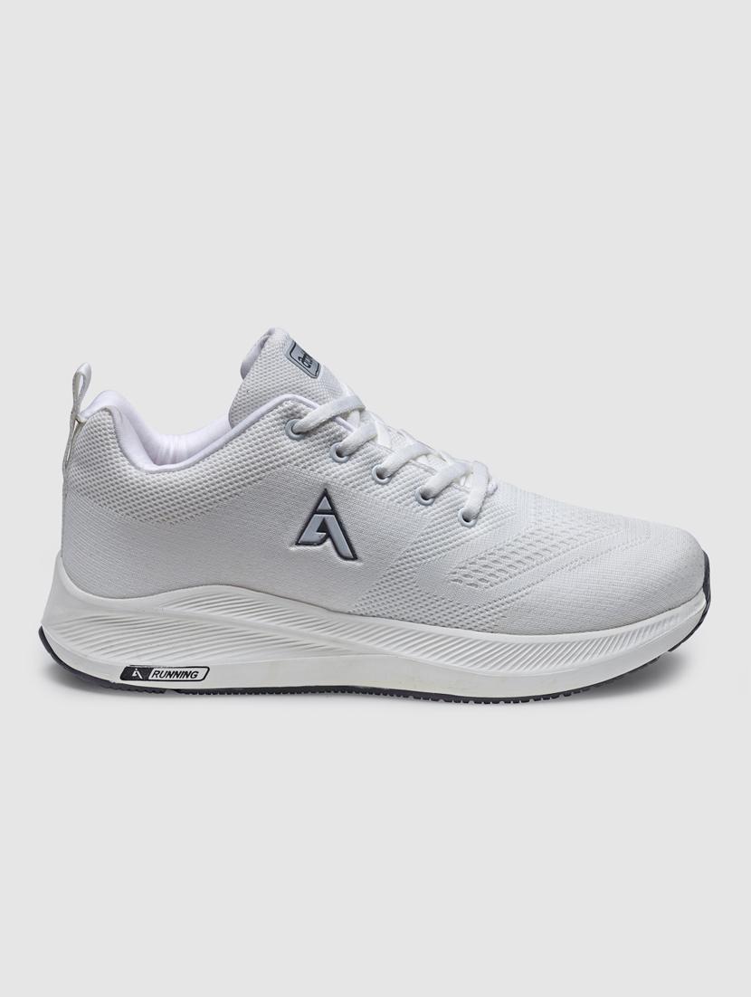 men lace up sports shoes - 21460441 - Standard Image - 3
