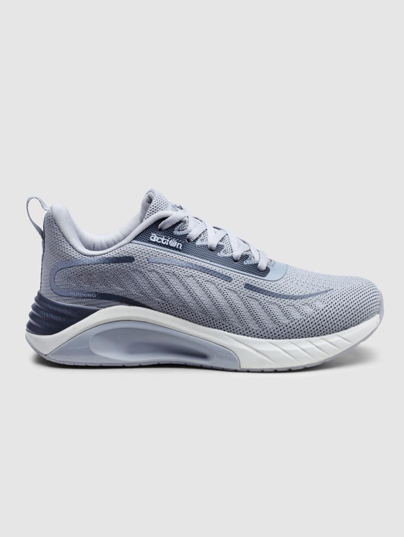 men lace up sports shoes - 21460445 - Standard Image - 3